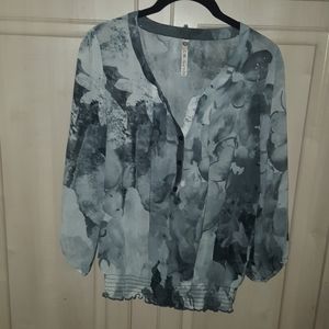 Leo & Nicole Silky Top MEDIUM